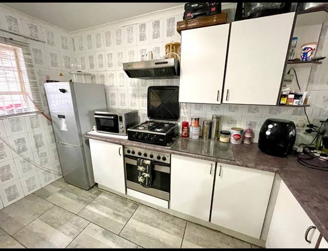 2 BEDROOM TOWNHOUSE FOR SALE IN RANGEVIEW